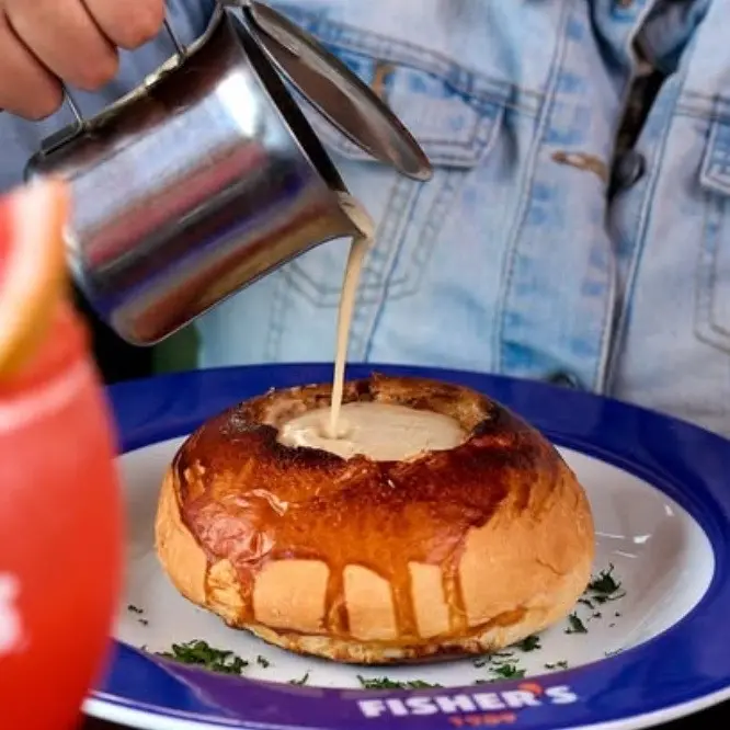 {{ $gallery[2]->id }}