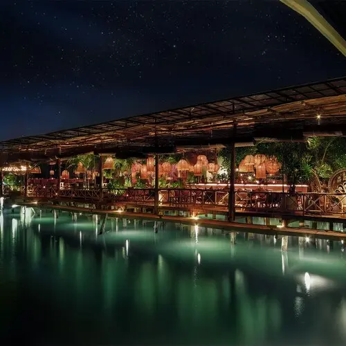 {{ $gallery[2]->id }}