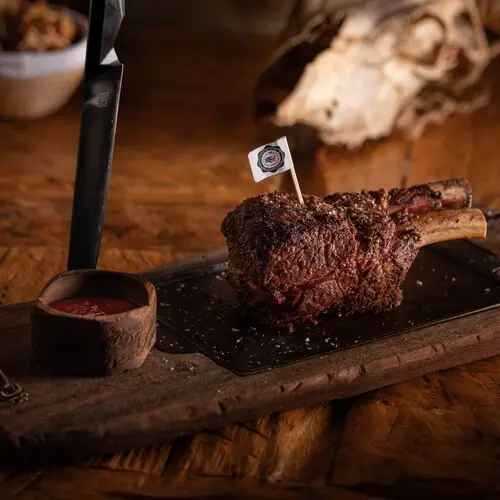 {{ $gallery[2]->id }}