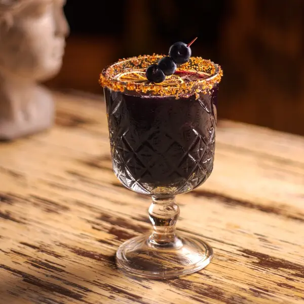 {{ $gallery[2]->id }}