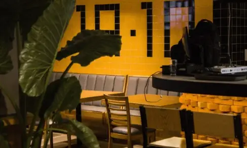 Diecinueve Diez Gastro Cantina Centro-image