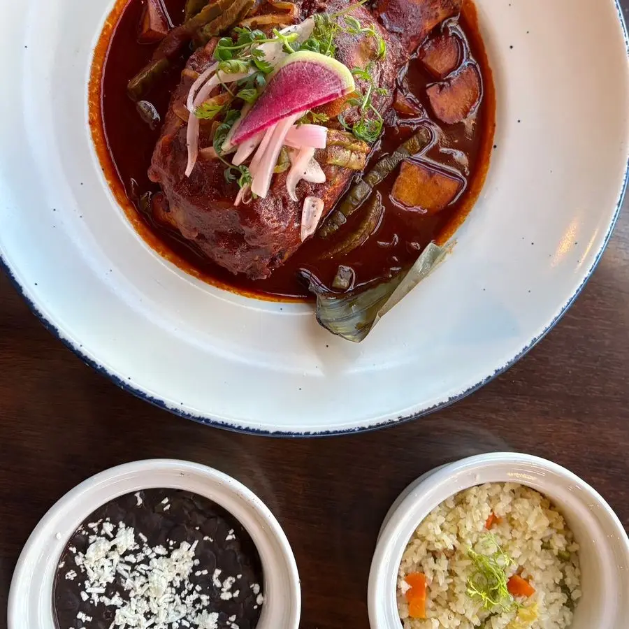 {{ $gallery[2]->id }}