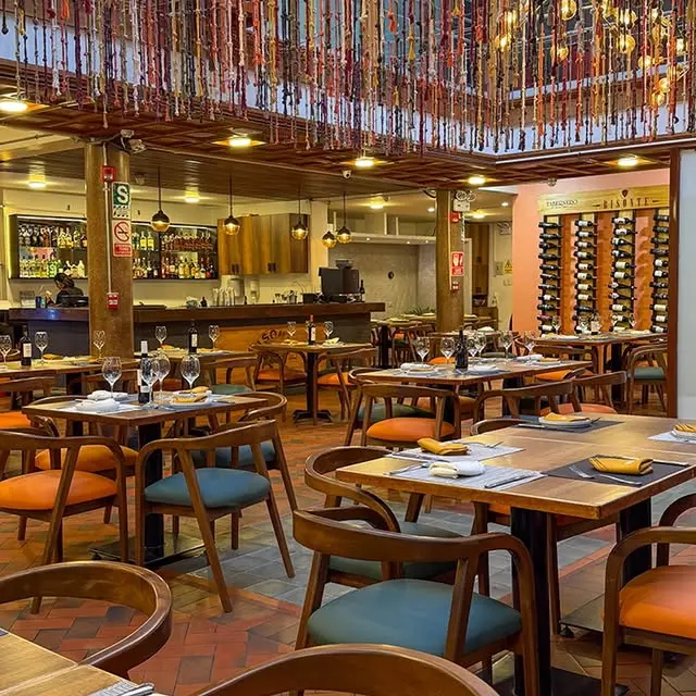 {{ $gallery[2]->id }}