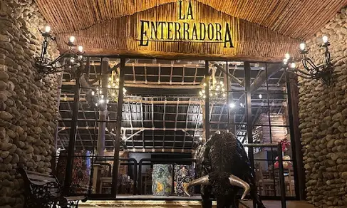La Enterradora Fonda Restaurante Bar Guarne-image
