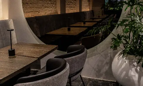 BLACK LEGEND Condesa-image