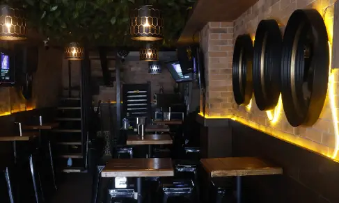 La Santi Vertiz-image