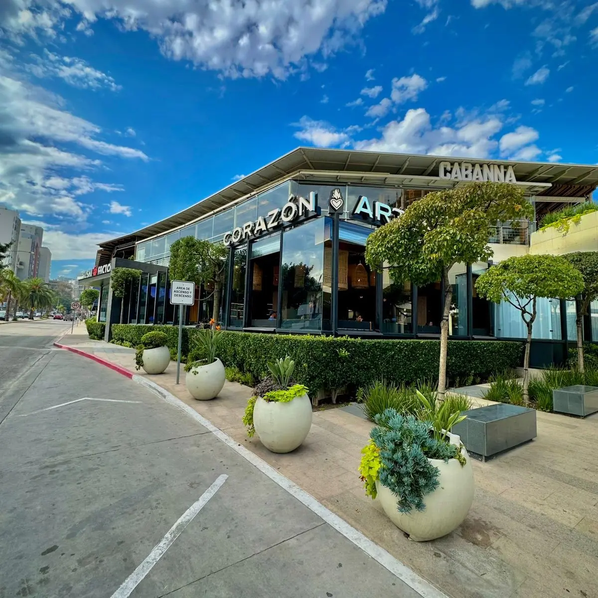 {{ $gallery[2]->id }}