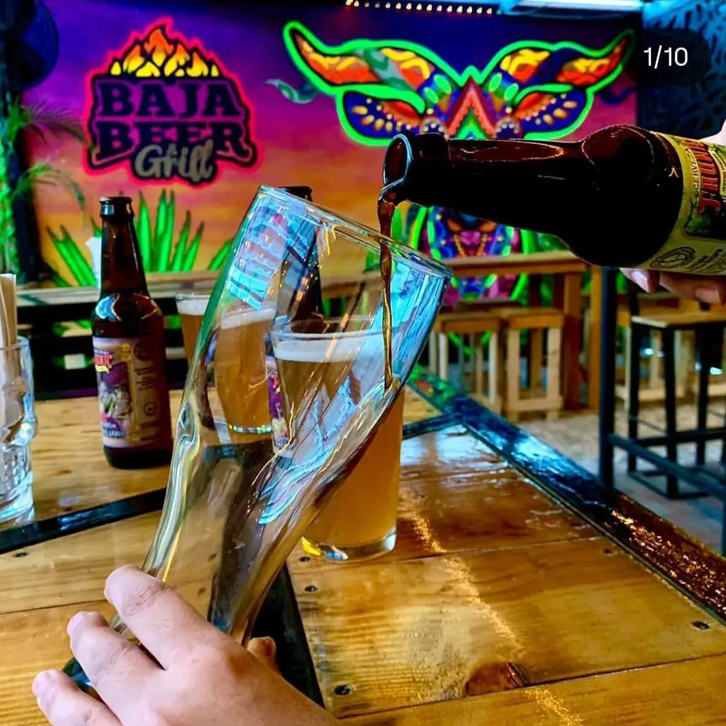 {{ $gallery[2]->id }}