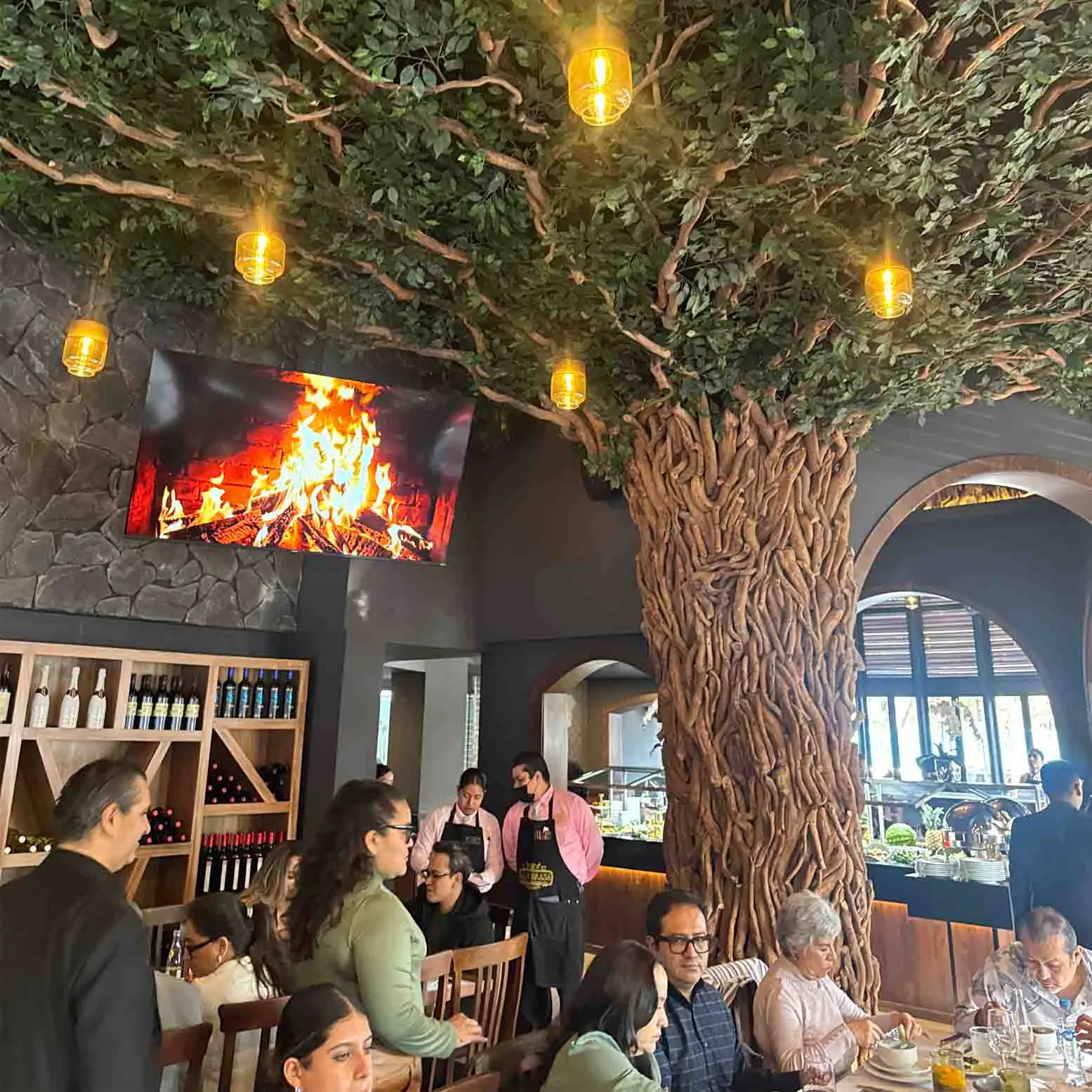 {{ $gallery[2]->id }}