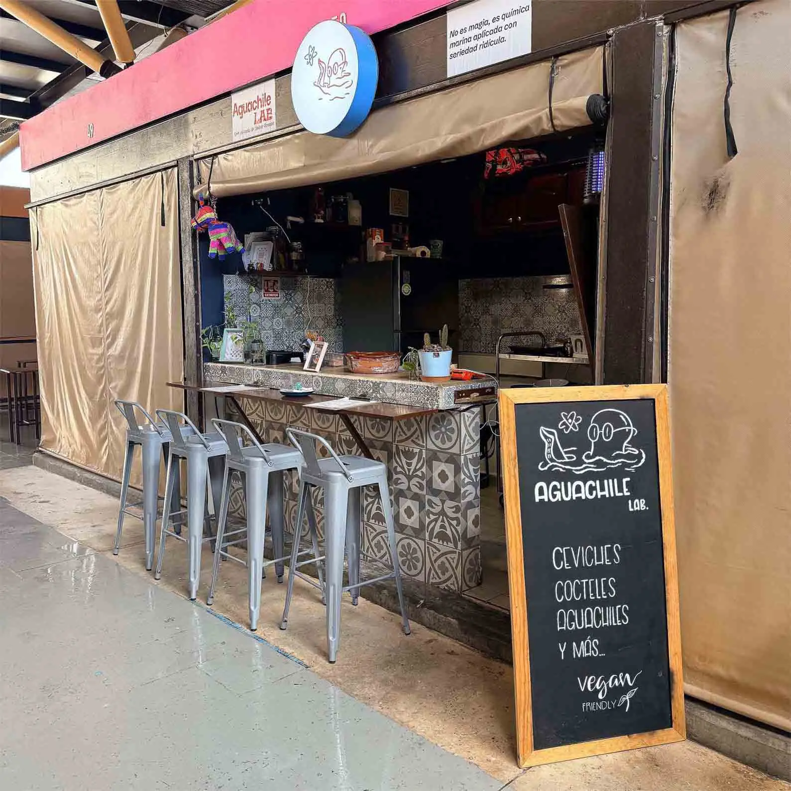 {{ $gallery[2]->id }}