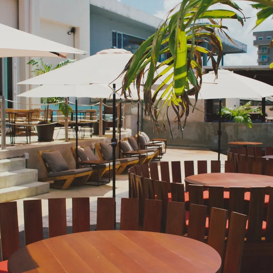 {{ $gallery[2]->id }}