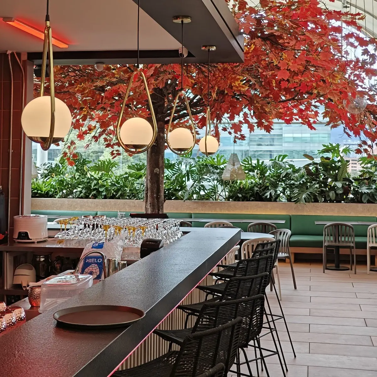 {{ $gallery[2]->id }}