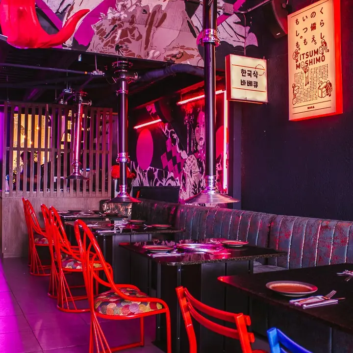 {{ $gallery[2]->id }}