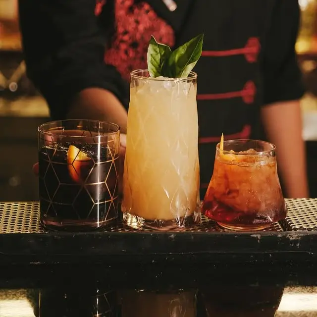 {{ $gallery[2]->id }}