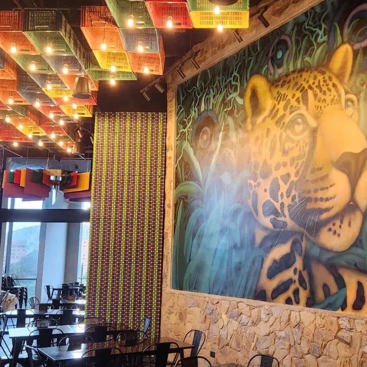 {{ $gallery[2]->id }}