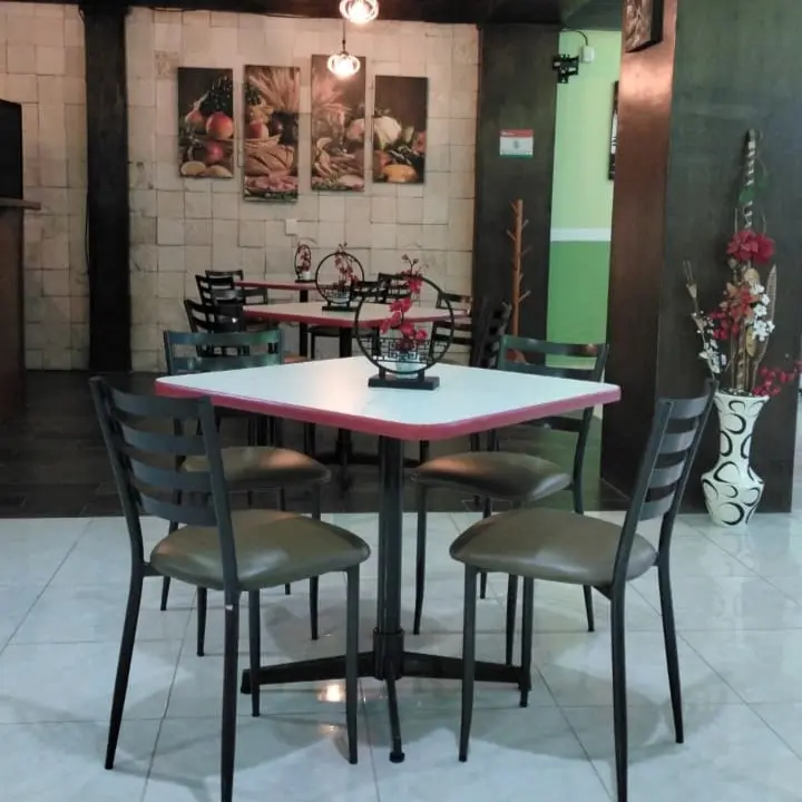 {{ $gallery[2]->id }}