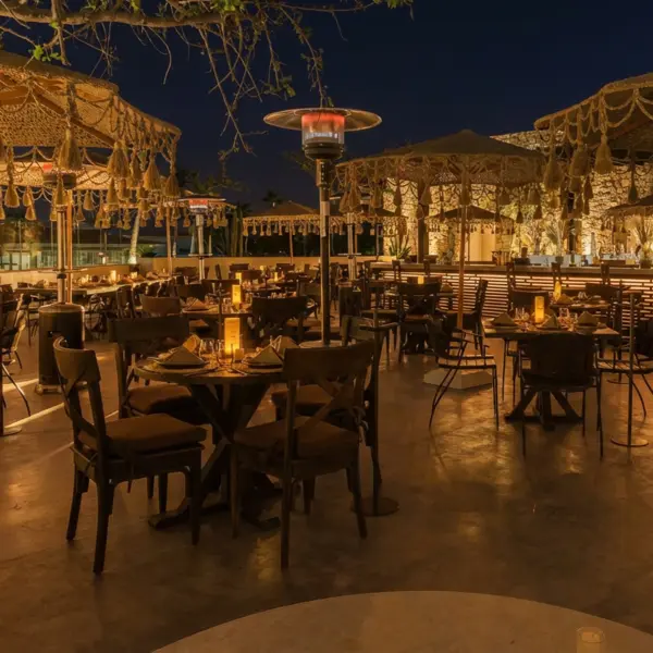 {{ $gallery[2]->id }}