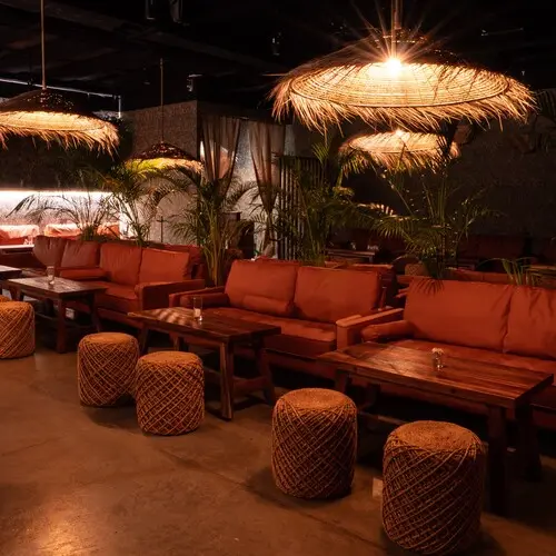 {{ $gallery[2]->id }}