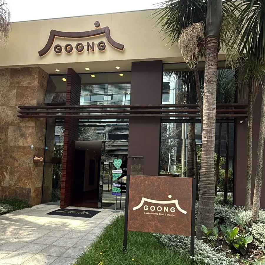 {{ $gallery[2]->id }}