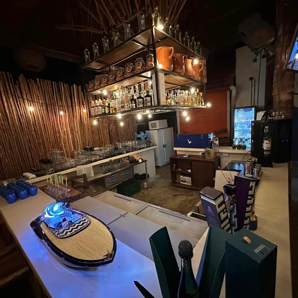 {{ $gallery[2]->id }}