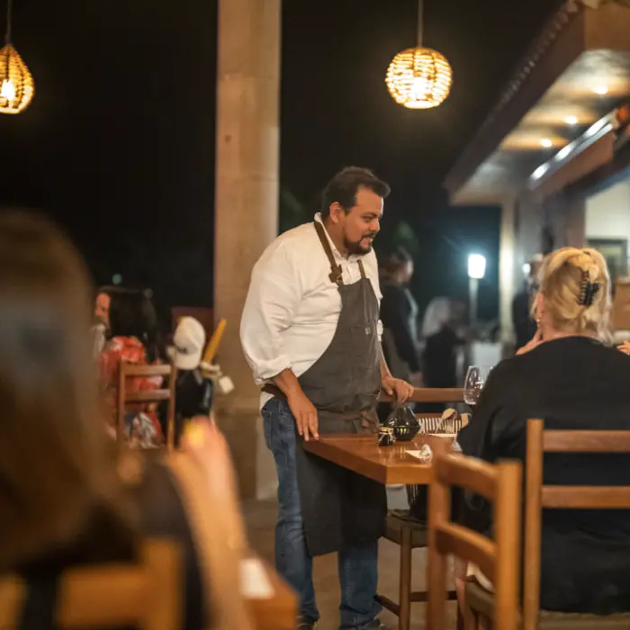 {{ $gallery[2]->id }}