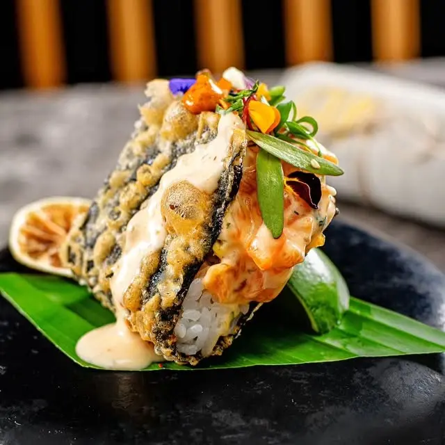 {{ $gallery[2]->id }}