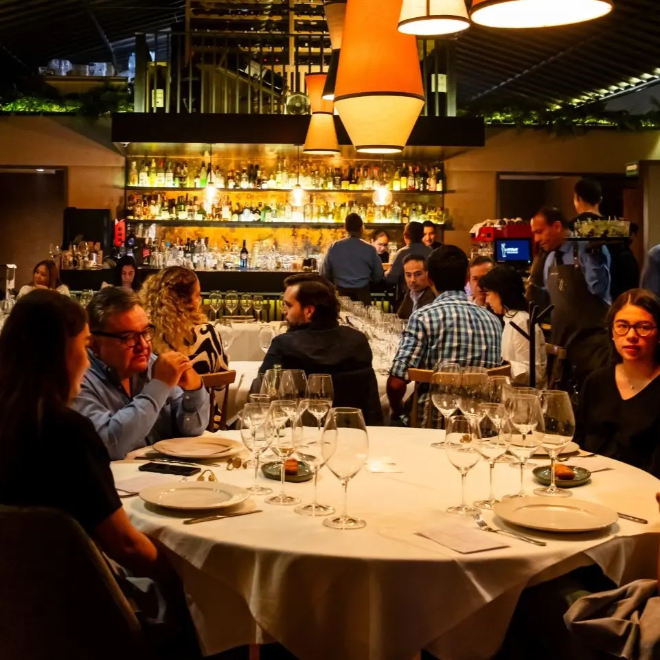 {{ $gallery[2]->id }}