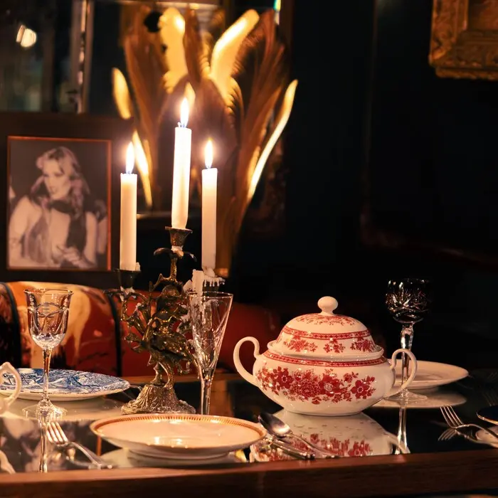 {{ $gallery[2]->id }}