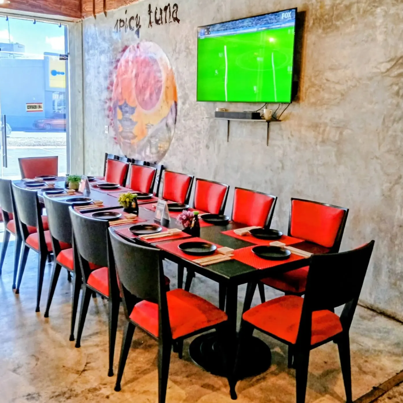 {{ $gallery[2]->id }}