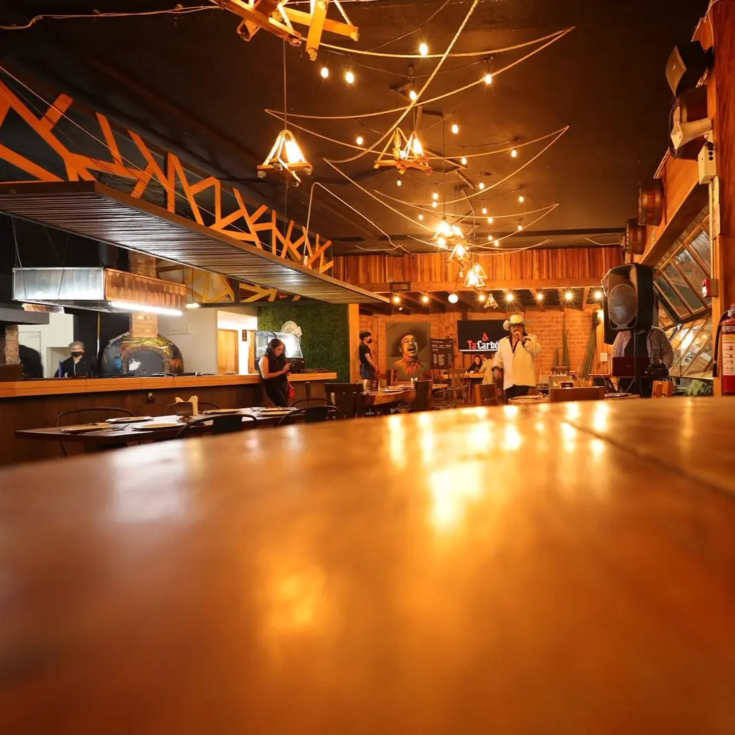 {{ $gallery[2]->id }}