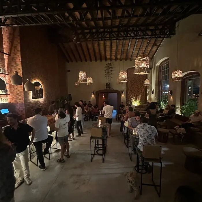 {{ $gallery[2]->id }}