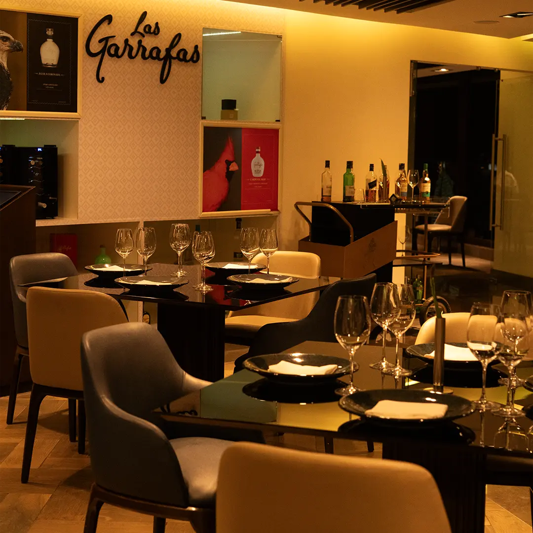 {{ $gallery[2]->id }}