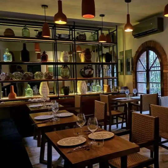 {{ $gallery[2]->id }}