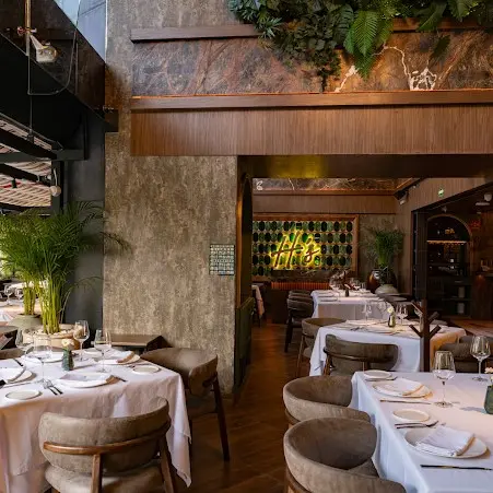 {{ $gallery[2]->id }}